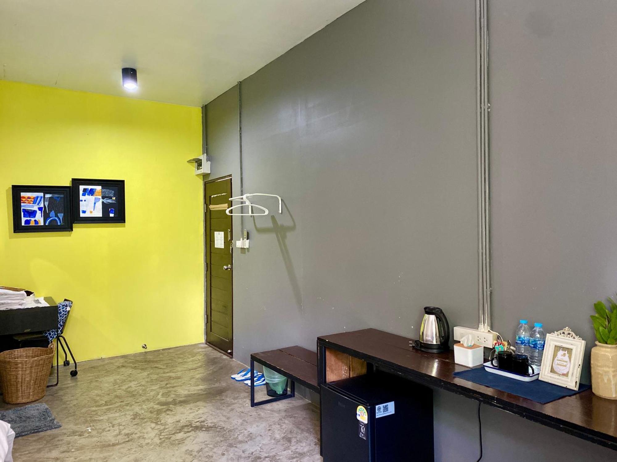 Nokhook House Hostel Trang Exterior photo