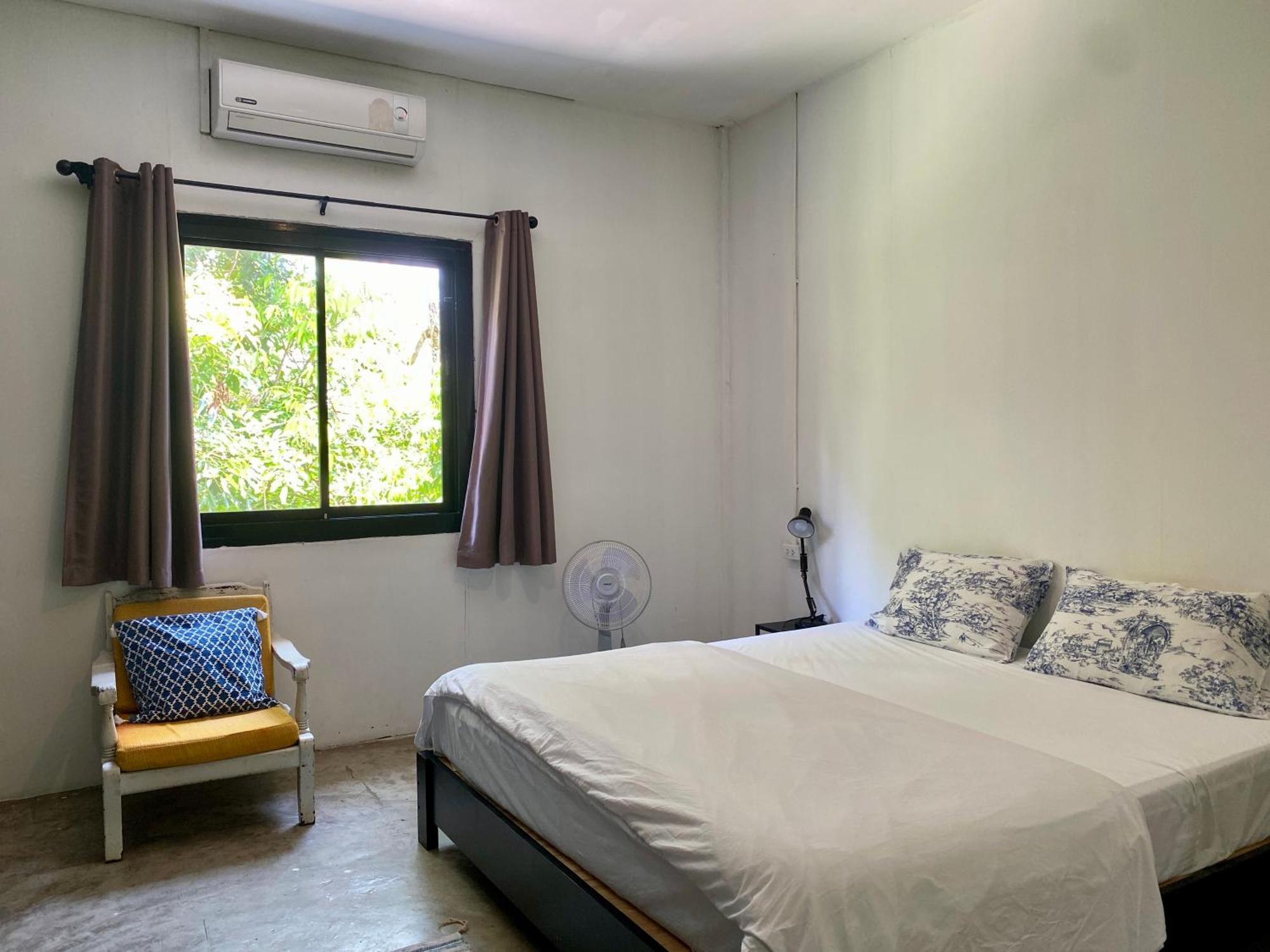 Nokhook House Hostel Trang Exterior photo
